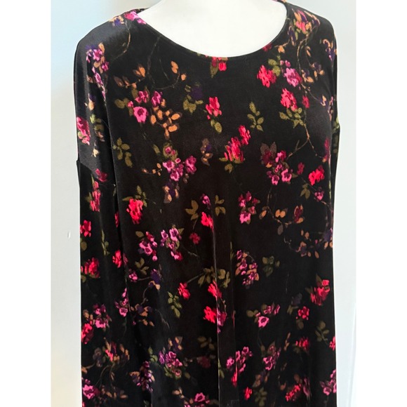 J. Jill Velvet Long Sleeve Tunic Top Black Pink Floral Soft Velour Size 2X - Picture 2 of 7